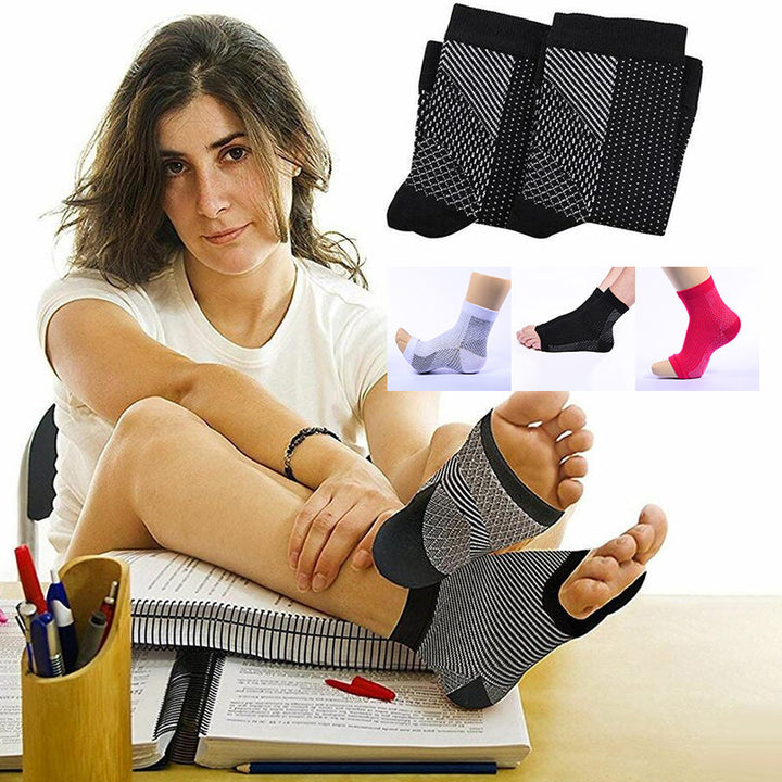 "Unisex smärtlindrande kompressionsstrumpor i svart, vit och röd; stödjande och komfortabla för dagligt bruk."