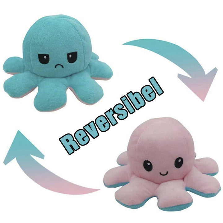 "Vändbar söt plyschleksak för barn, realistisk stil, mjuka pastellfärger, perfekt för lek eller dekoration."