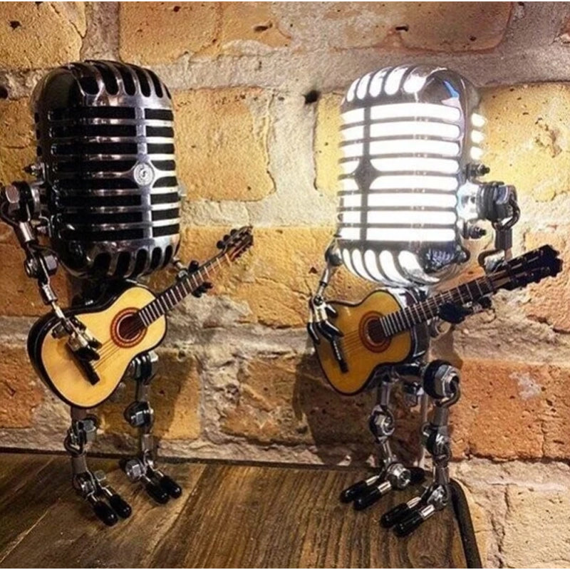 "Vintage mikrofon robotlampa av metall, retrodesign med justerbara leder, perfekt för unik heminredning."